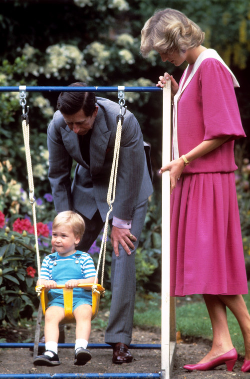 Księżna Diana i książę Karol z synem Williamem
