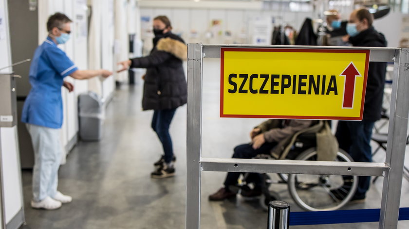 Plotka na temat szczepionek w Poznaniu uruchomiła lawinę. Dziennikarka "Wyborczej" sama to sprawdziła