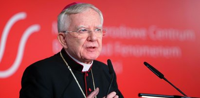 Nie obyło się bez polityki nawet na pasterce. Abp Jędraszewski chce bronić "Bożego Narodzenia" przed Unią Europejską. Ostre słowa!