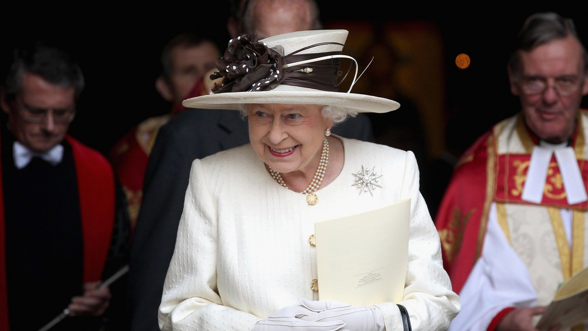 Papież wysłał specjalną notę do królowej Elżbiety II doceniając jej doniosłą rolę jako "chrześcijańskiego monarchy"". Benedykt XVI złożył jej w ten sposób gratulacje z okazji diamentowego jubileuszu.