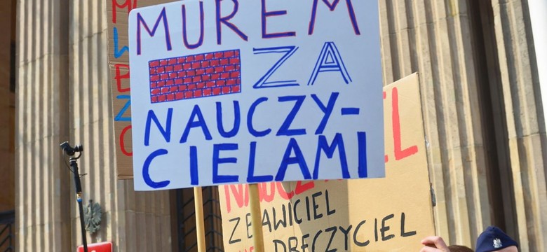 "Koszty strajku nauczycieli odczuje cała gospodarka". Jeden dzień protestu to 205 mln zł?