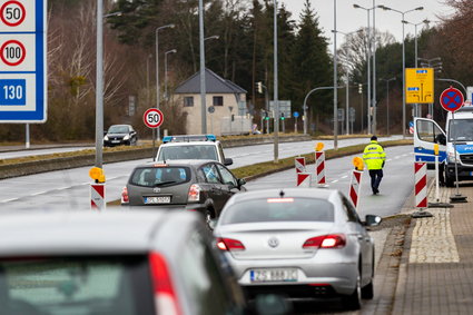 Wraca kwarantanna po przyjeździe do Polski. Minister podał szczegóły