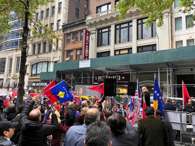 Njujork, Albanci, Konzulat Srbije, Protest