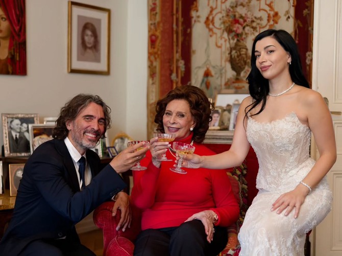 Sofija Loren ruši mit o zlim svekrvama, ovako su joj snajke čestitale 92. rođendan