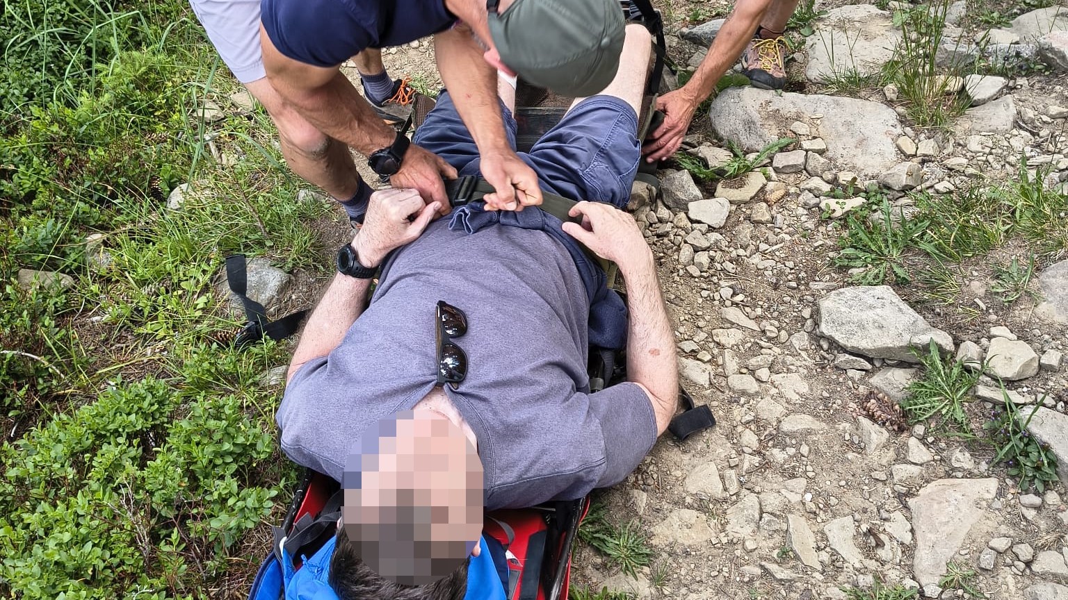 Zranenému turistovi pomohli horskí záchranári.