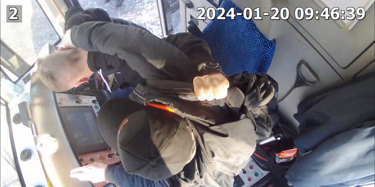 Brutalny atak pasażera w tramwaju wrocławskiego MPK.