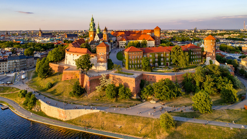 Zmiany na Wawelu. Większe limity zwiedzających i tańsze bilety dla Krakowian