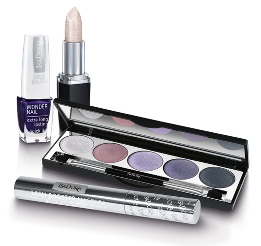 IsaDora Glitzy – kolekcja zima 2010. Paleta pięciu cieni do powiek, tusz zwiększający objętość rzęs, błyszczyk do ust z brokatem, rozświetlacz do twarzy i ciała  z migoczącymi  różowymi drobinkami