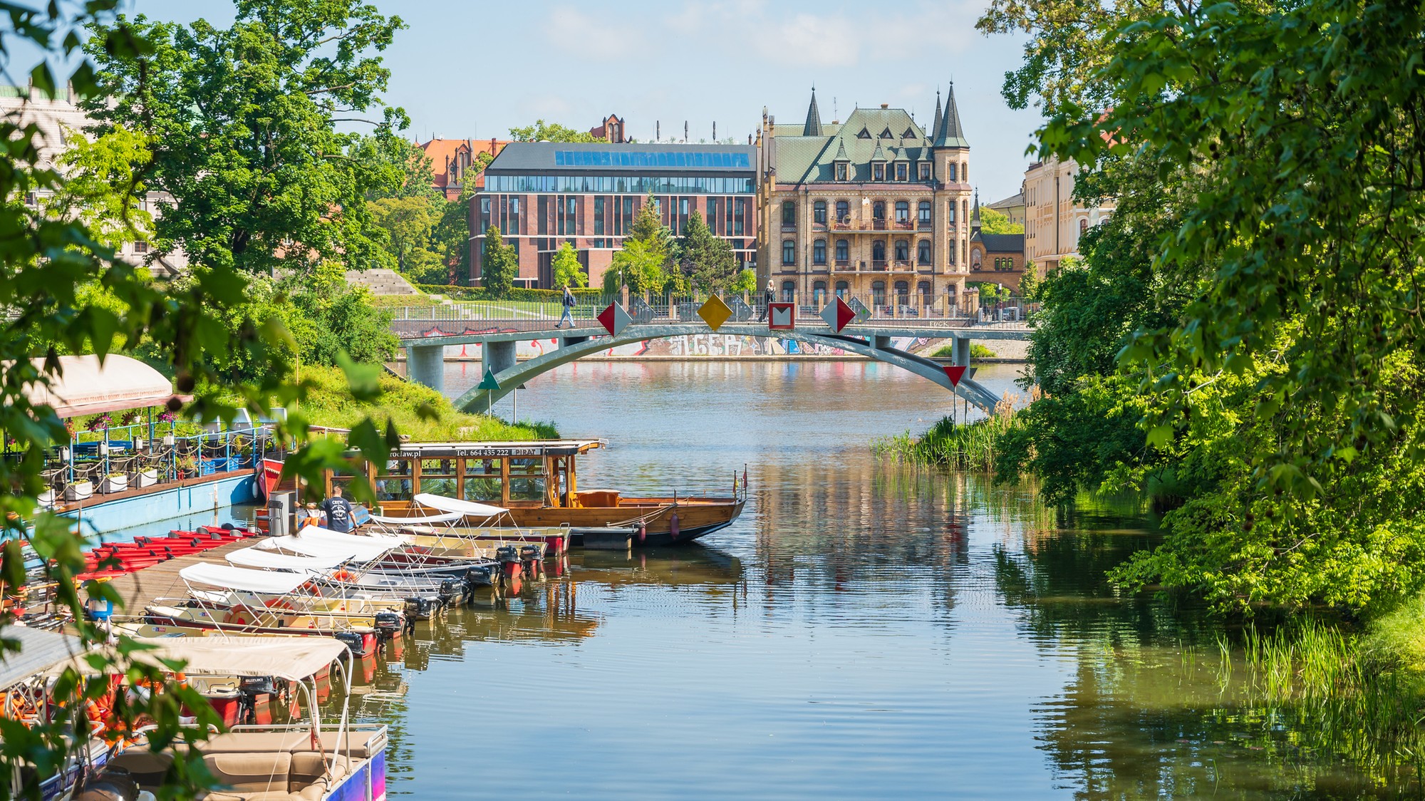 Vroclav v ranných hodinách jarného dňa.