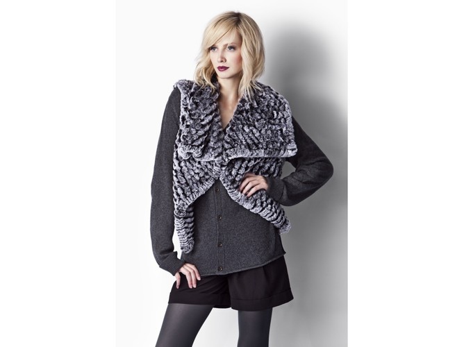 Tkane futra z kolekcji marki Andrzej Jedynak na sezon jesień/zima 2011/2012.