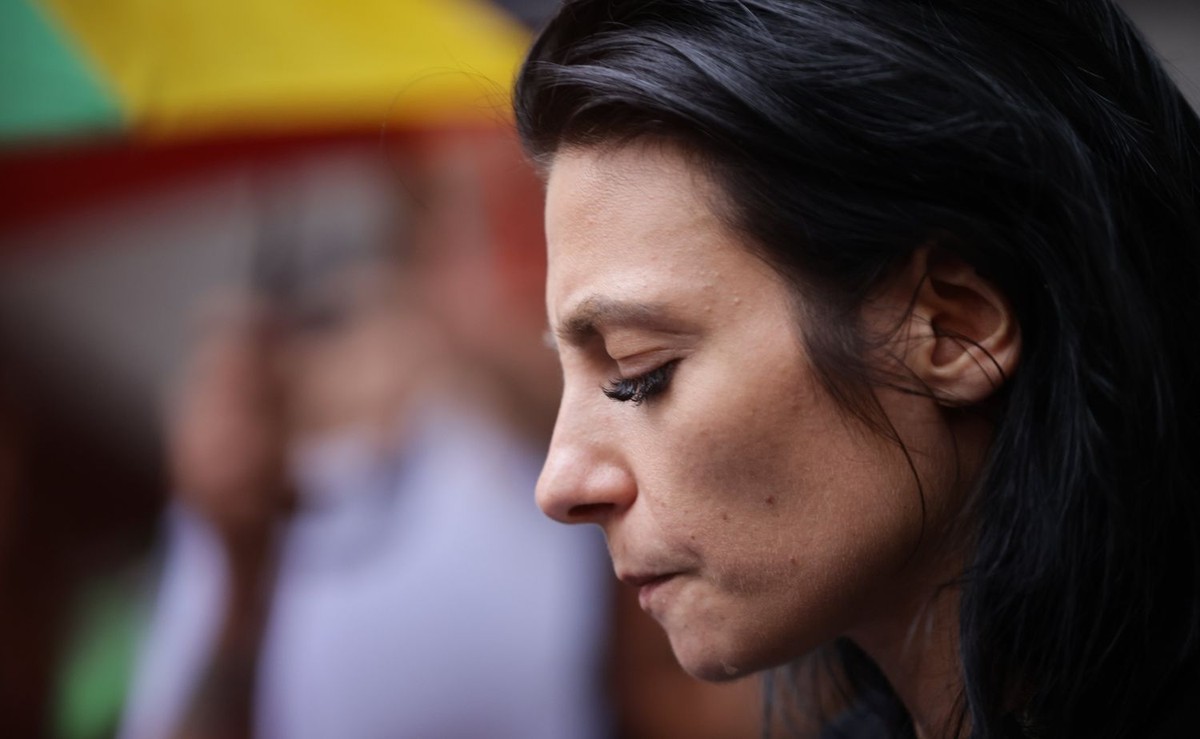 Joanna podczas protestu, pod hasłem ''Nigdy nie będziesz szła sama. Solidarne z Joanną"