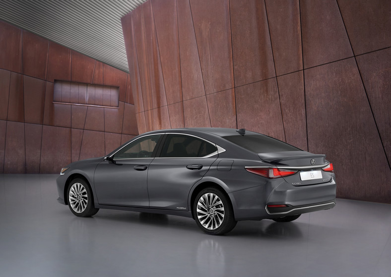 Lexus ES 2021