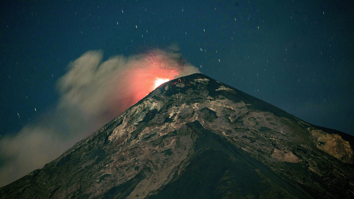 Erupcja najbardziej aktywnego wulkanu Ameryki Środkowej
