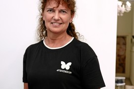 Olivera iz Novog Sada je izgledala OVAKO, a sada je NEPREPOZNATLJIVA: Promenili smo joj frizuru, stil, šminku - sve je drugačije i izgleda SAVRŠENO