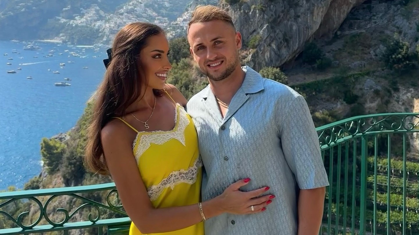 Moderátorka Simona Leskovská a futbalista Stanislav Lobotka.