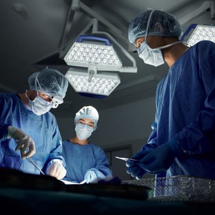 Rossz veséjét távolítottak el a 77 éves férfinak - a beteg, rákos szerve maradt meg neki