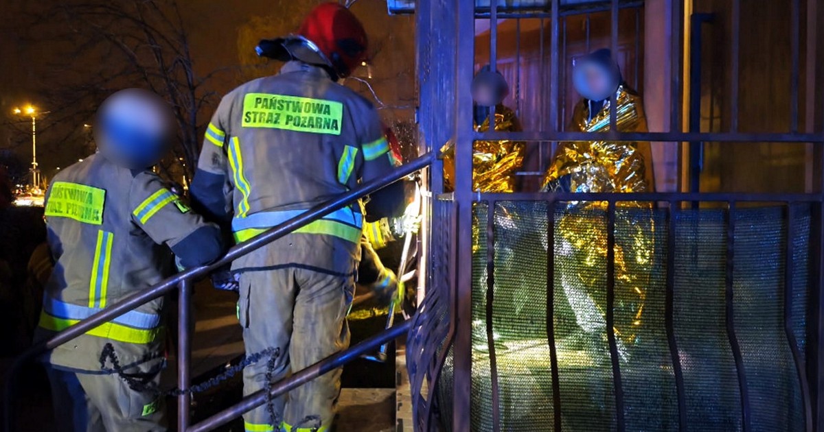 Mroźna pułapka na zakratowanym balkonie w Pruszkowie. "Mogło dojść do wychłodzenia"