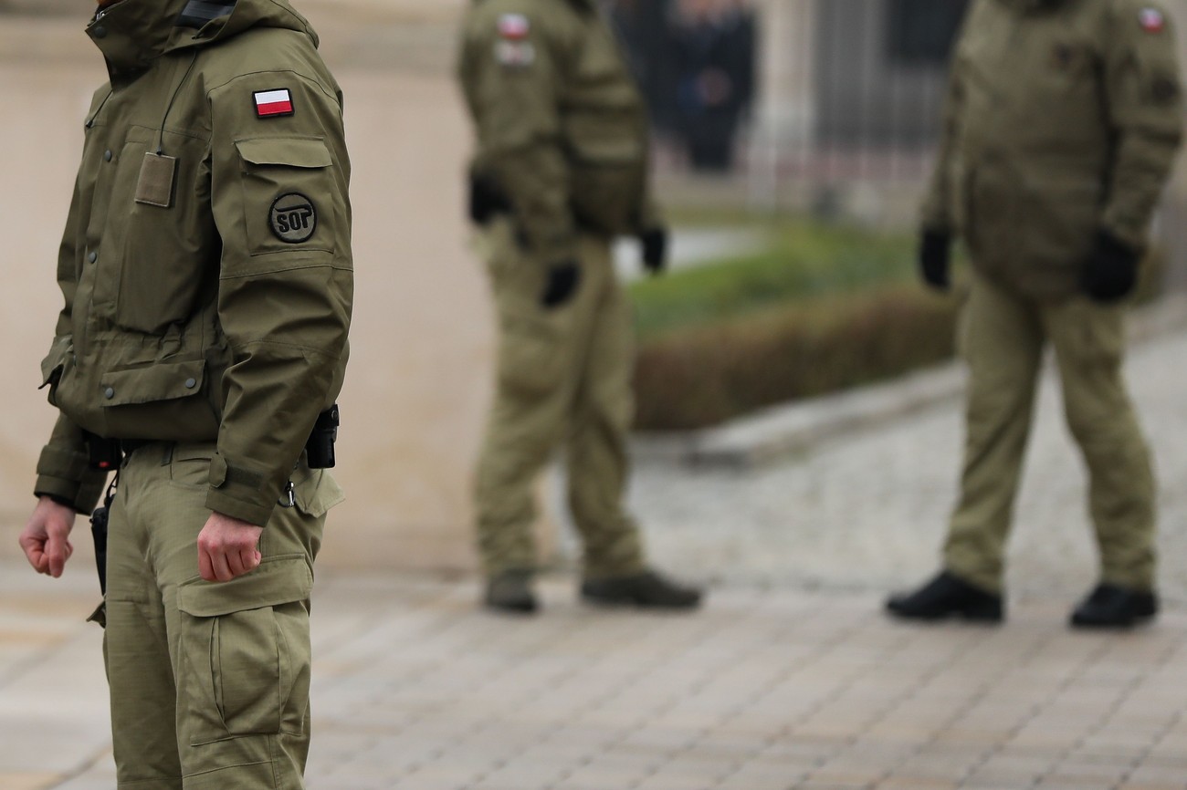 Štite najvažnije ličnosti u državi i nose glavu u torbi: Evo kolika je plata pripadnika SOP u Poljskoj