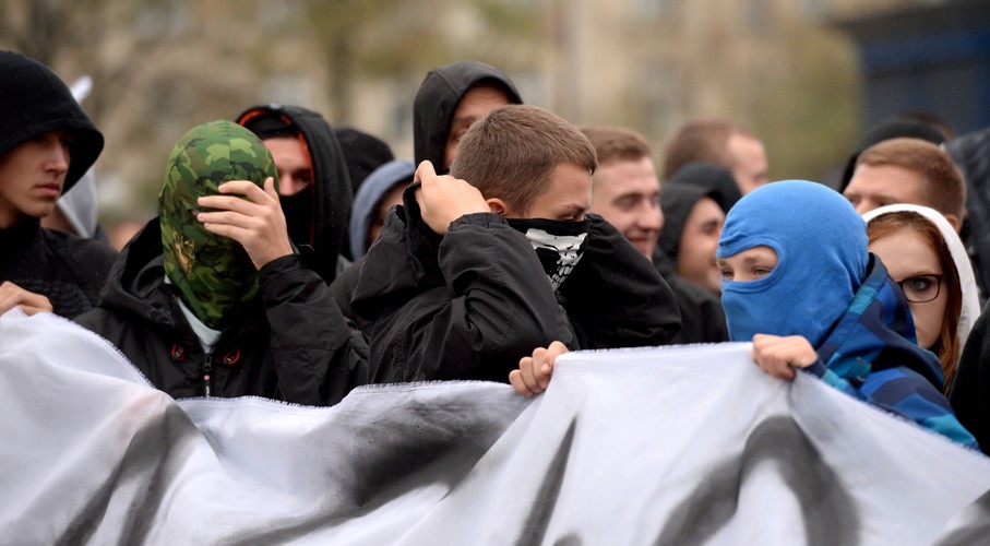 Uczestnicy marszu ONR przeciw imigrantom