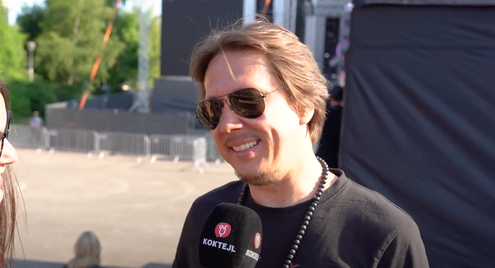 Spevák Peter Cmorik.