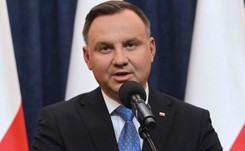 Duda podpisał ustawę. Media publiczne dostaną 2 mld zł, koniec Kurskiego w TVP