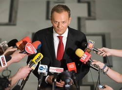 Poseł o premierze: Tylko facet, który lata embraerem mógł nasr… tyle radarów