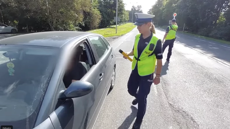 Policjanci lubelskiej drogówki podczas akcji kontroli trzeźwości