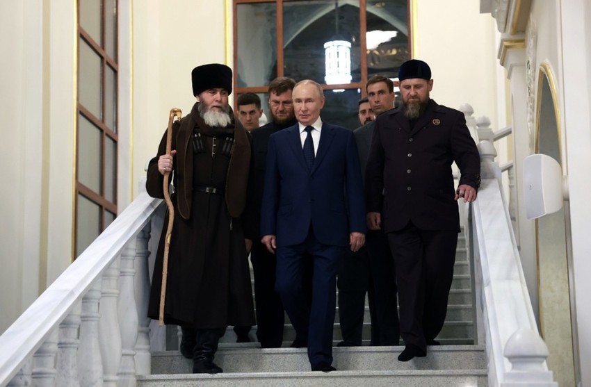 Putin u Čečeniji sa Ramzanom Kadirovom i muftijom u Grozniju 20. avgusta