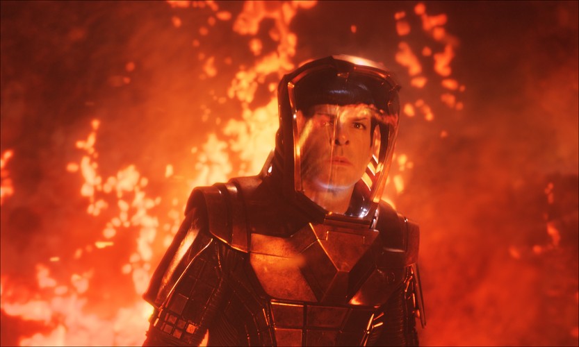 'W ciemność Star Trek'