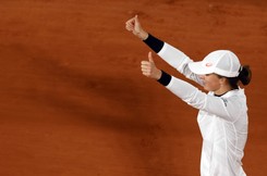 'New York Times': Świątek jak żywioł, demoluje przeciwniczki