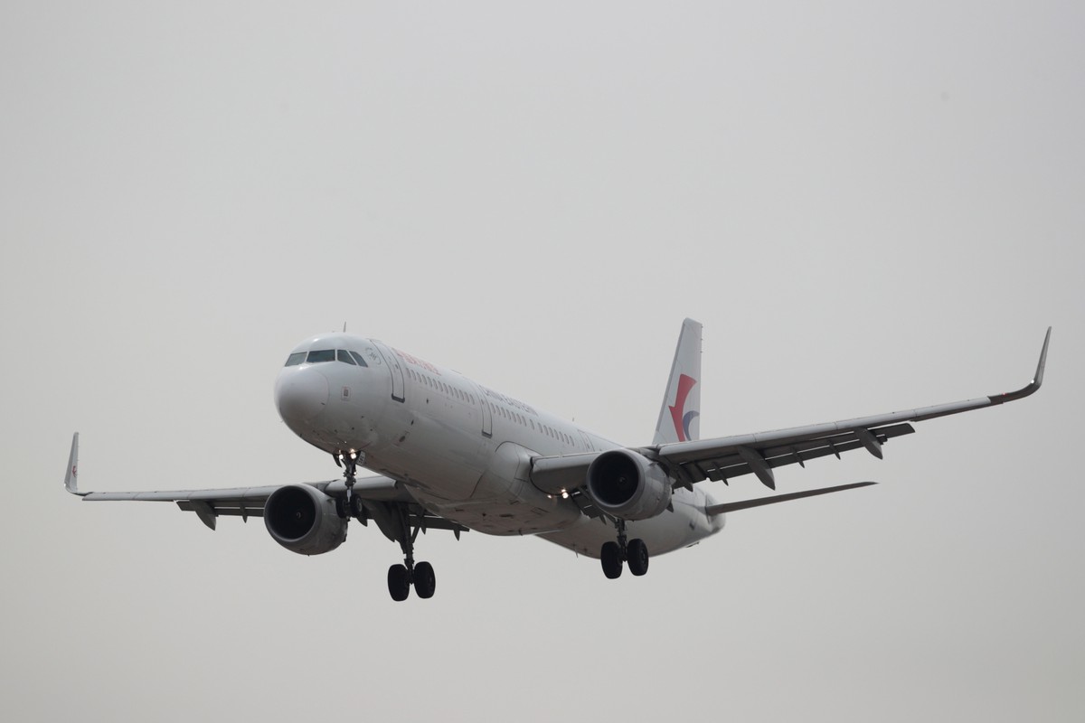 Samolot Boeing 737-800 rozbił się w pobliżu miasta Wuzhou w rejonie Kuangsi