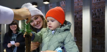 Leśnicy rozdają sadzonki. Leonek też posadzi drzewo