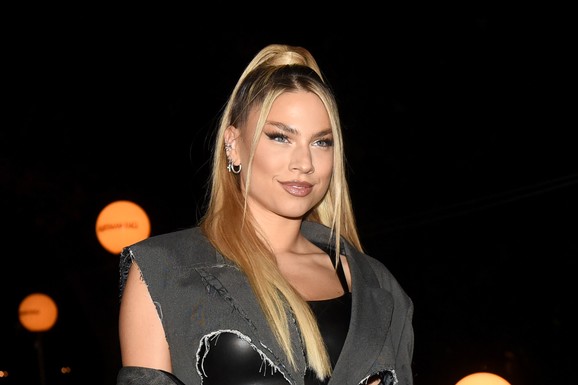 KSENIJA KNEŽEVIĆ OTKAZALA SVADBU Nakon što se saznalo da je trudna, pevačica otkrila razlog - u maju je trebalo da se uda