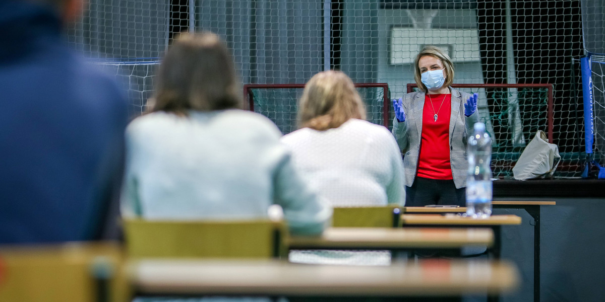 Konferencja ws. obostrzeń. Co z tegorocznymi maturami i egzaminami ósmoklasisty?