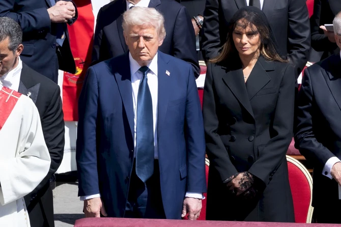 Donlad i Melanija Tramp na sahrani pape Franje 2025. godine
