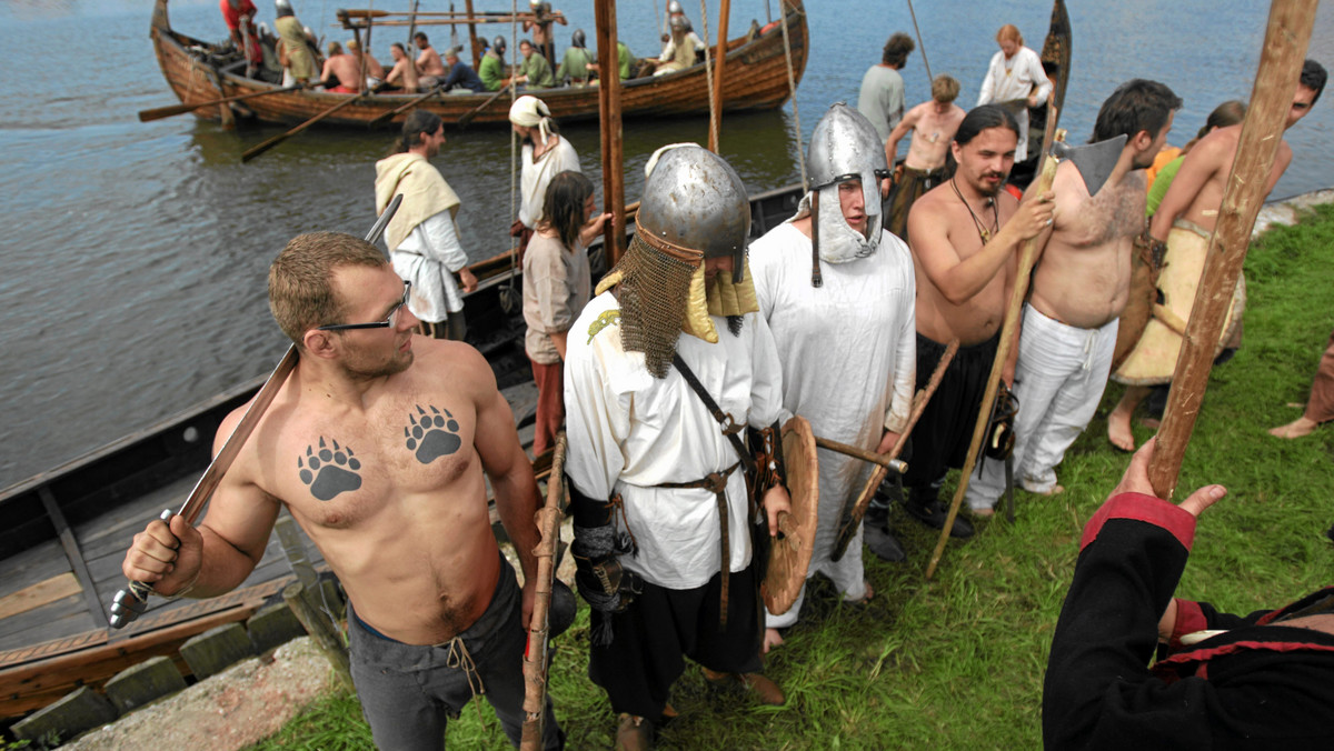 Wczesnośredniowieczne zabytki odkryte przez elbląskich archeologów w legendarnej osadzie Wikingów Truso w Janowie Pomorskim zostaną zaprezentowane w tym tygodniu na wystawie w londyńskim British Museum - poinformowało Muzeum Archeologiczno-Historyczne w Elblągu.