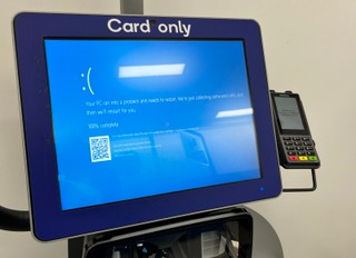 Globalna awaria związana z Microsoftem. Jak tymczasowo rozwiązać problem? Eksperci radzą