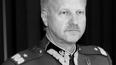 Gen. Sławomir Petelicki. Żołnierz, który kochał Mrożka