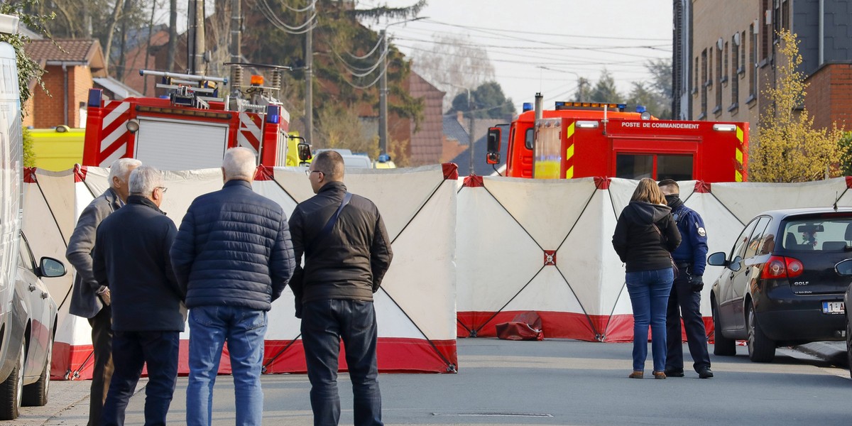 "Muzyka i śmiechy, a trzy sekundy później krzyki". Ciała porozrzucane na drodze. Horror w belgijskim miasteczku.