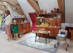 Znajdowały się w wielu domach. Dziś te filiżanki z czasów PRL są warte ponad 8 tys. zł [FOTO]