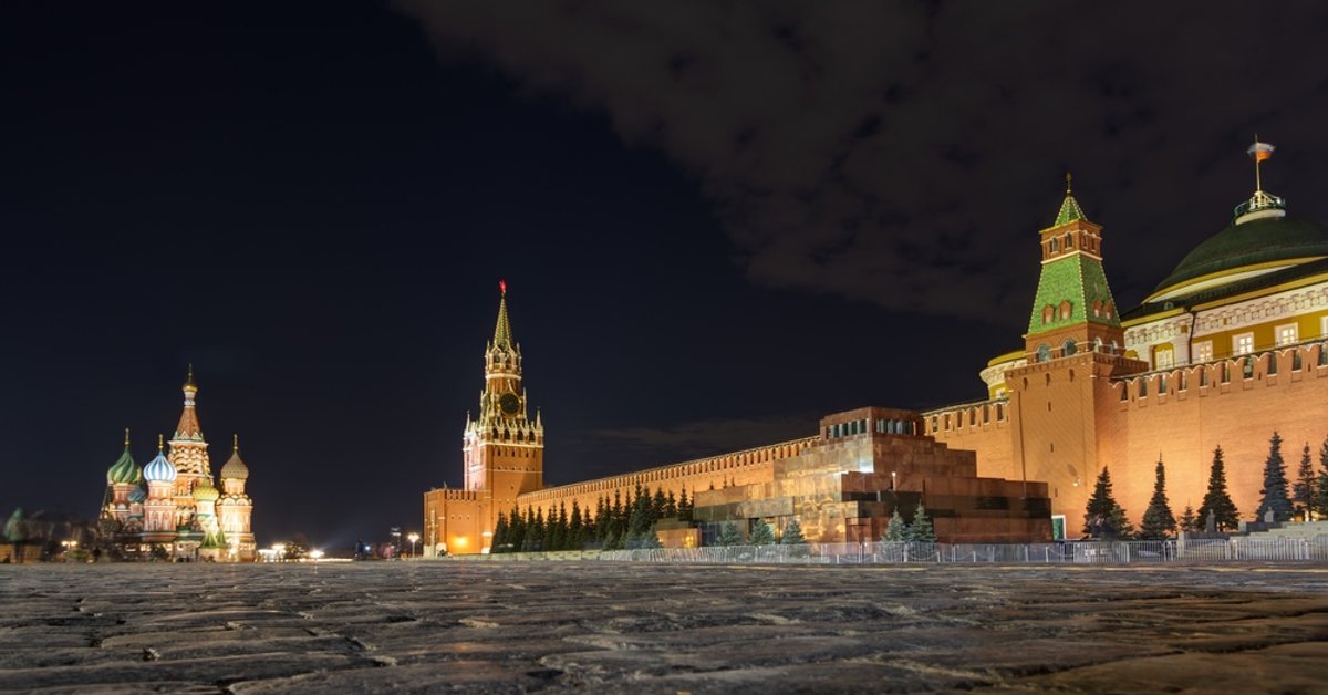 Mecz piłkarski na Placu Czerwonym, który oglądał sam Stalin [FRAGMENT KSIĄŻKI]