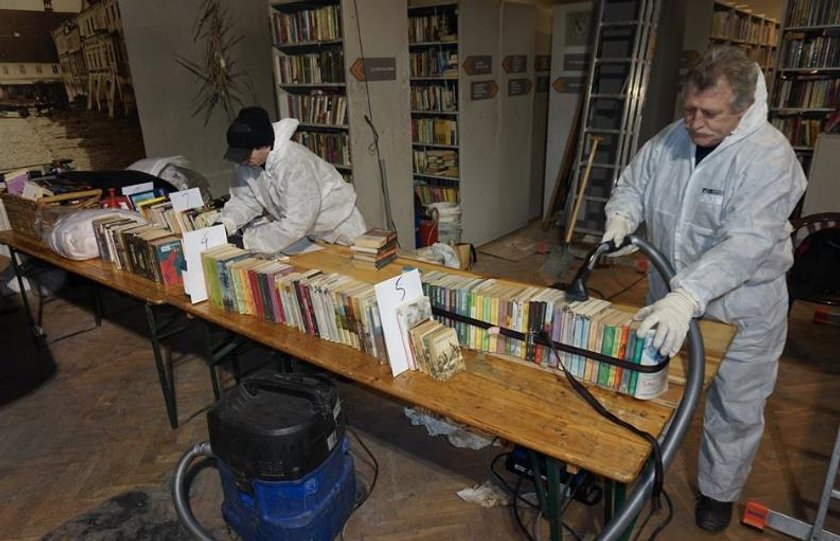 Cieszyn: po pożarze biblioteka staje na nogi