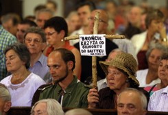 Marsz Pamięci w Warszawie. Obchody miesięcznicy katastrofy smoleńskiej