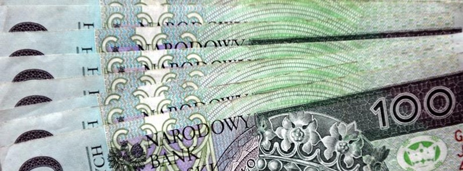 pieniądze banknoty gotówka złoty