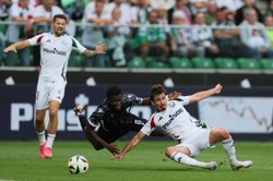Liga Konferencji. Legia długo męczyła się, by napocząć grającą w "10" Dritę