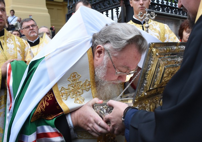 Relikwie przyleciały do Polski