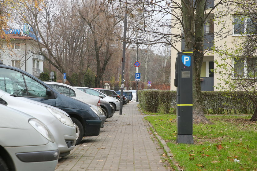 Dramat mieszkańców Woli. Nie mamy gdzie parkować!