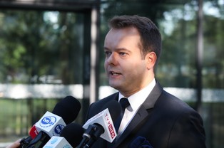 Rzecznik PiS: Finalizujemy program wyborczy zarysowany na perspektywę dłuższą niż 8 lat