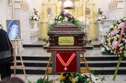 Pogrzeb Janusza Rewińskiego. Pożegnali go przyjaciele z dawnych lat [FOTO]
