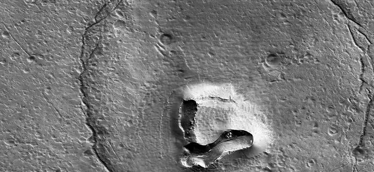 Miś z Marsa – NASA publikuje niesamowite zdjęcie. Wiadomość od obcej cywilizacji? Nic z tych rzeczy